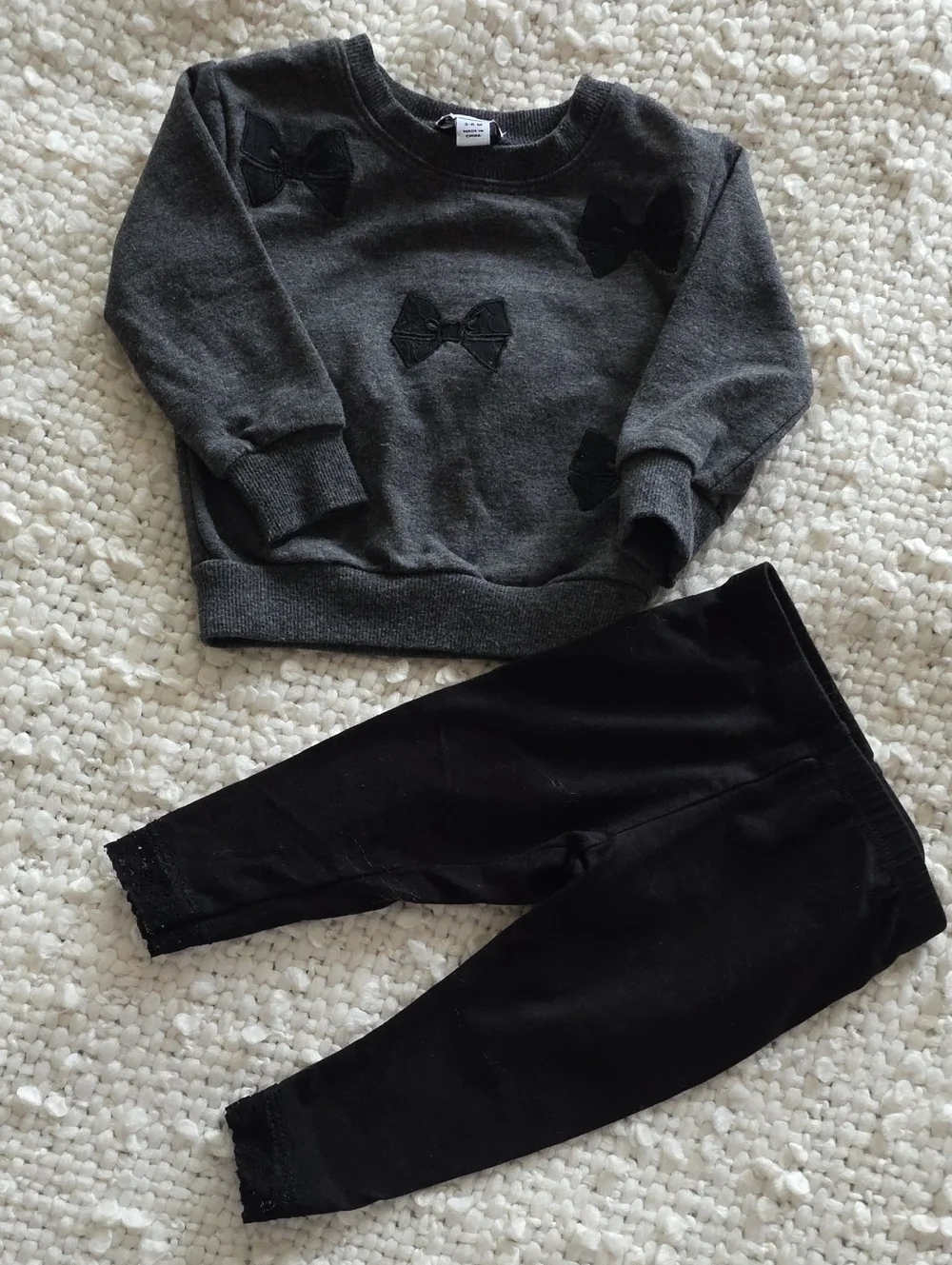 Splendid 3-6m Gray Sweatshirt with Black Bow Accents & Black Leggings w/lace
